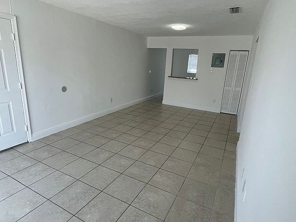 3rd image of 1653 NW 1st St APT 6