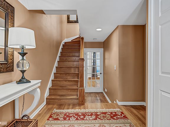 4th image of 1414 W Wrightwood Ave #C