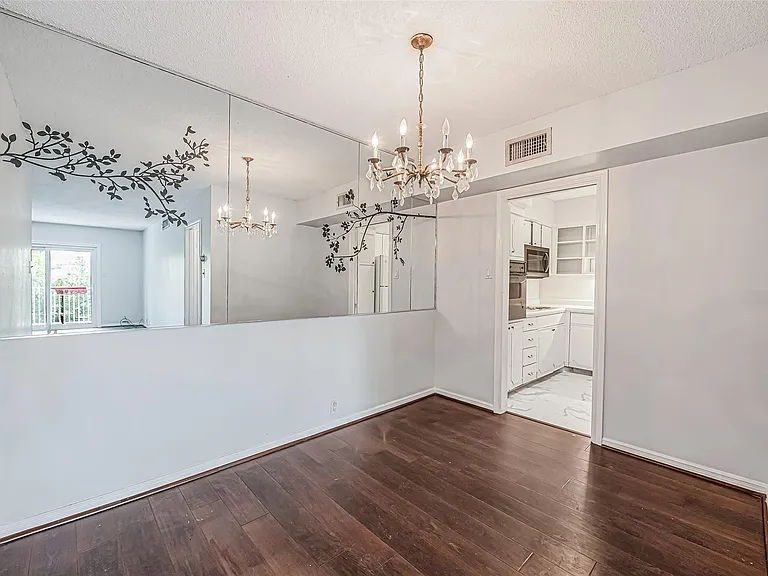 2601 Bellefontaine St #B309 — Photo 2