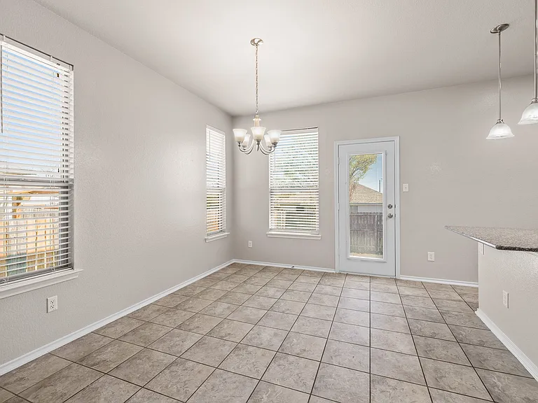 1214 Lonesome Oak Dr — Photo 15