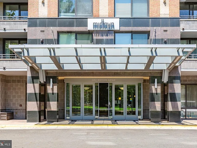 2451 Midtown Ave #16 — Photo 44