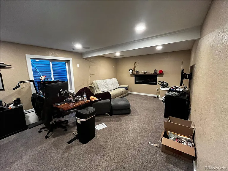 1029 Delta Dr — Photo 16