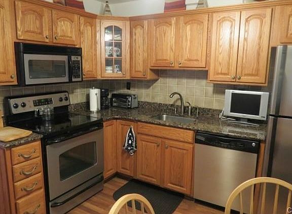 2nd image of 585 Vincellette St