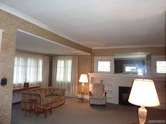 3rd image of 33 Colton Dr
