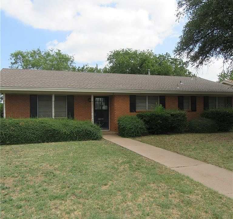 1st image of 2734 Edgemont Dr