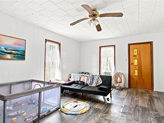 4th image of 207 W Harrison Ave