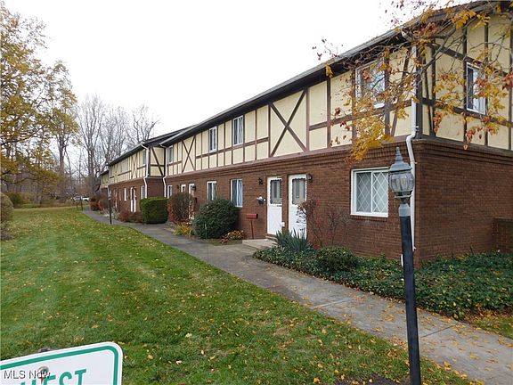 2nd image of 8180 Deepwood Blvd Unit 9