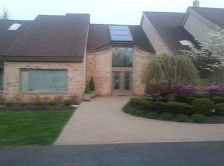 1233 Water Cliff Dr, Bloomfield Hills, MI