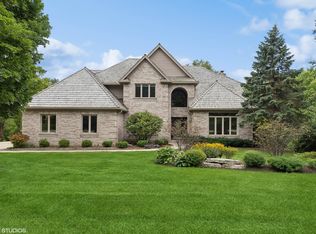 18 Stone Creek Dr, Hawthorn Woods, IL 60047