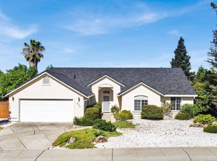 892 Paramount Way, Redding, CA 96003