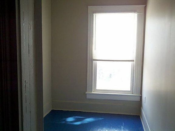 2nd image of 1113A W Washington St