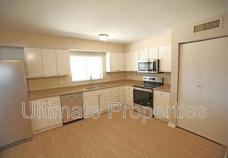 6755 W Montebello Ave — Photo 17
