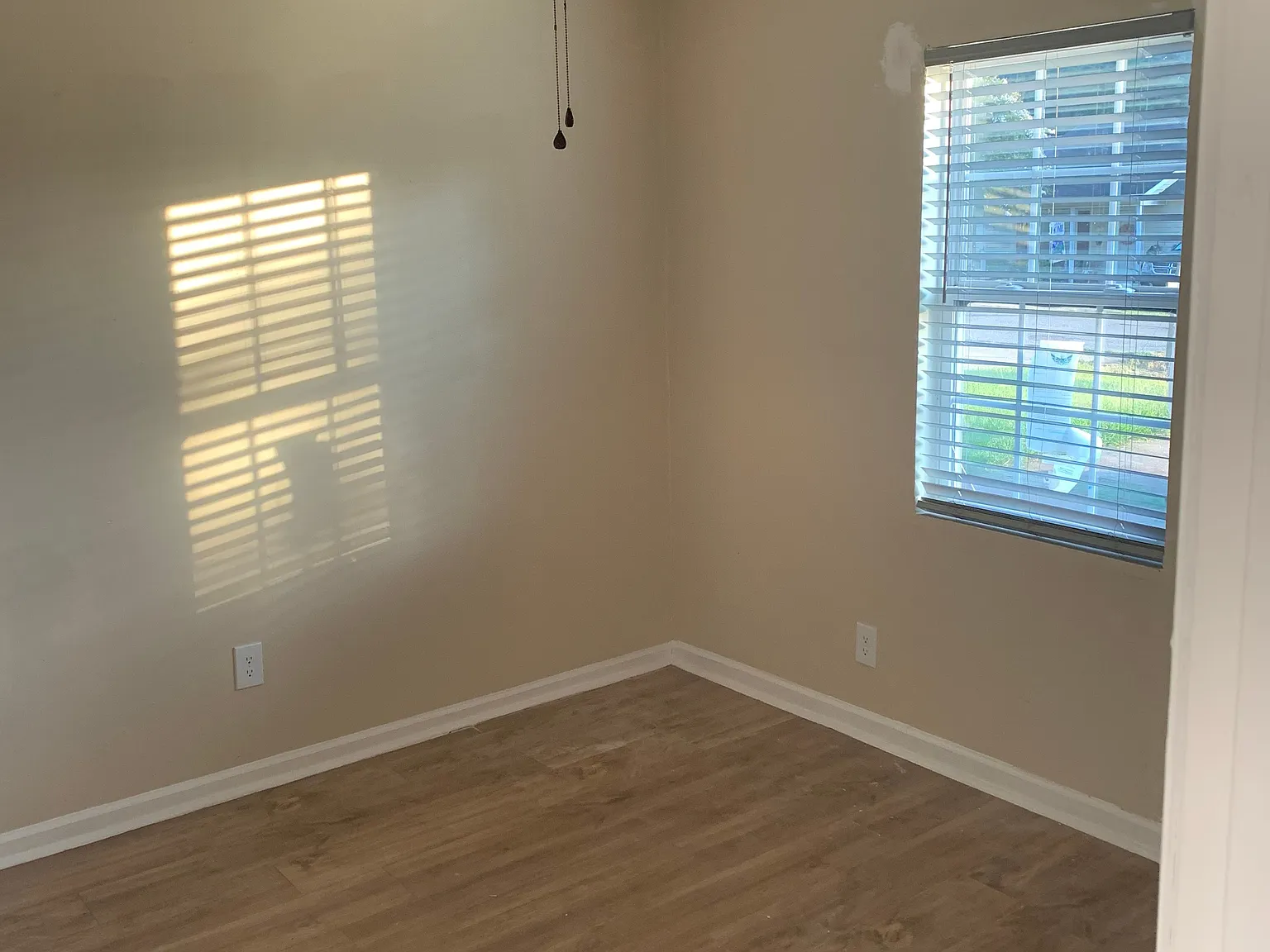3 bed, 996 sqft, $1,250 — Photo 3