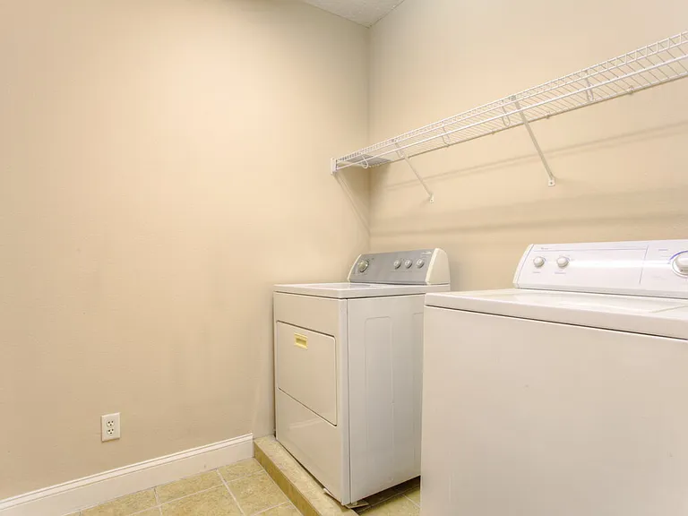 204 Aberdeen Pond Dr — Photo 24