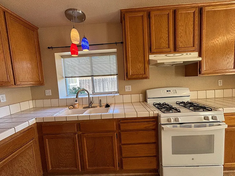 107 Mills Rd — Photo 18