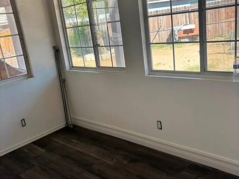 1334 W Avenue H9 — Photo 9