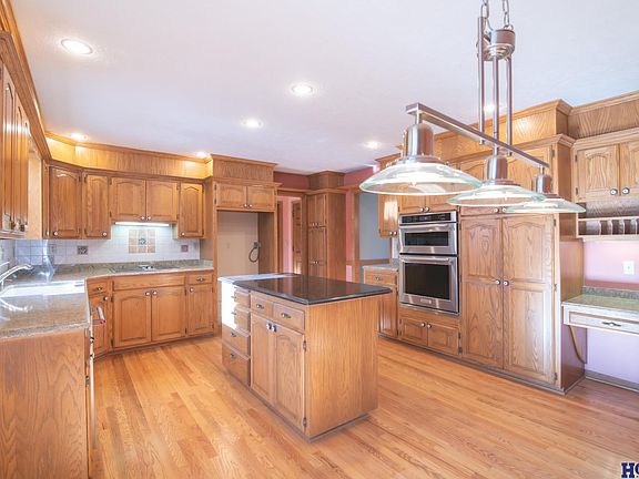 5th image of 1205 Evergreen Dr