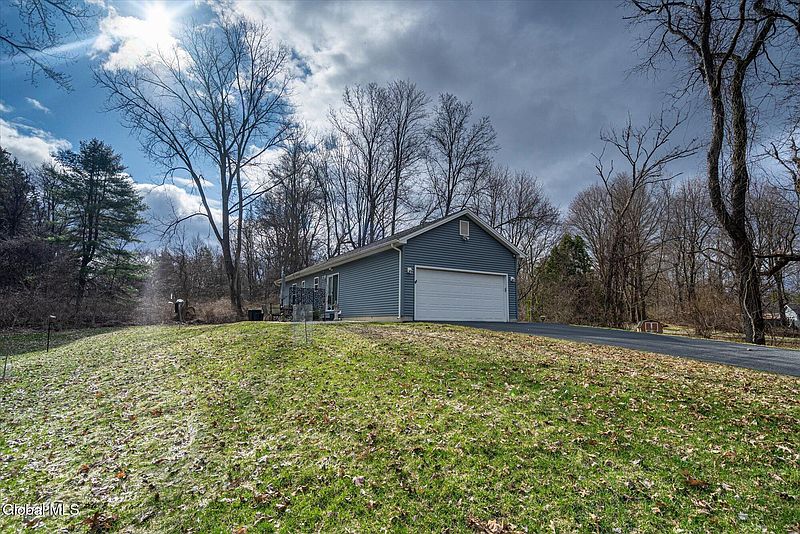 4th image of 56 Meadowbrook Road