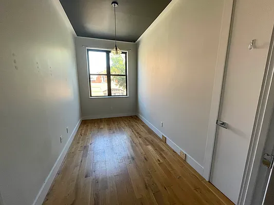 Rented by Lodger Corp | media 28