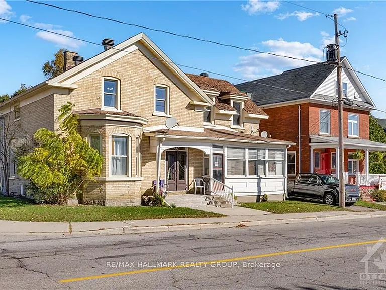 15 Elmsley St N — Photo 3