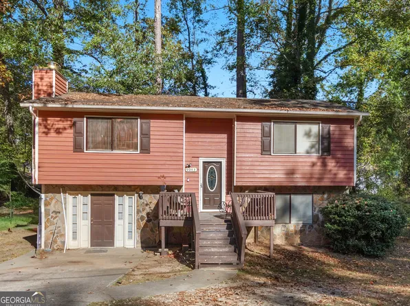 9043 Raven Dr, Jonesboro, GA 30238