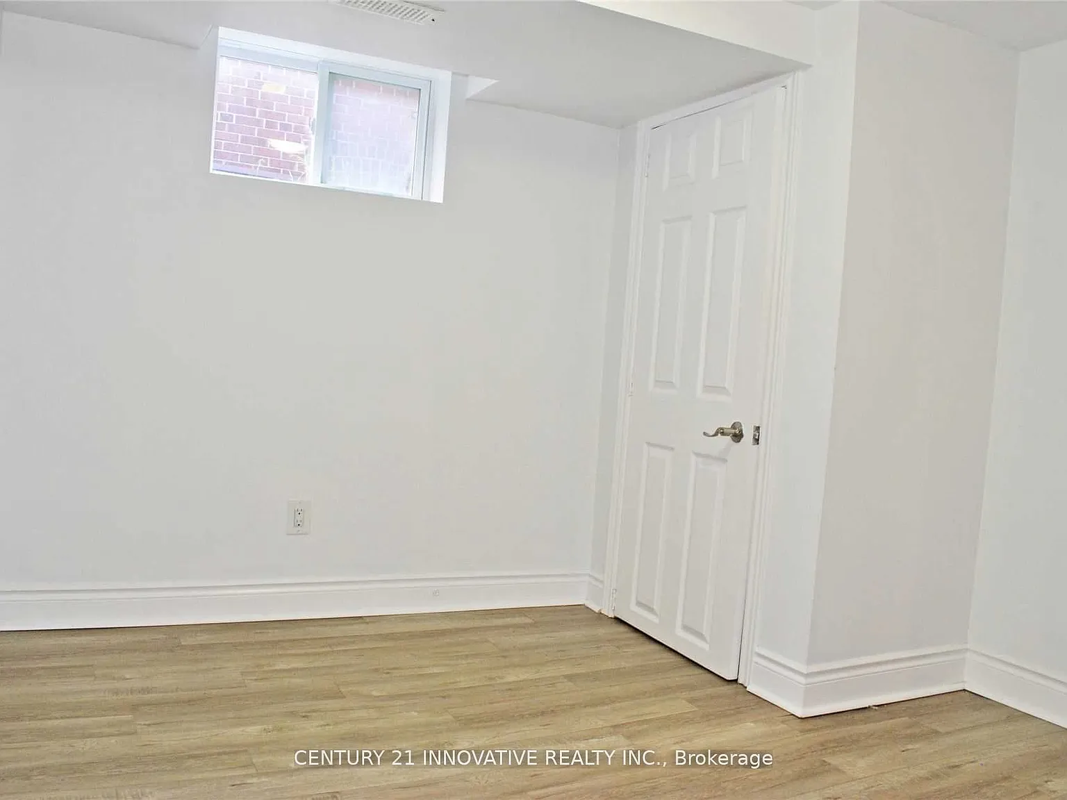 985 Victoria Park Ave — Photo 2