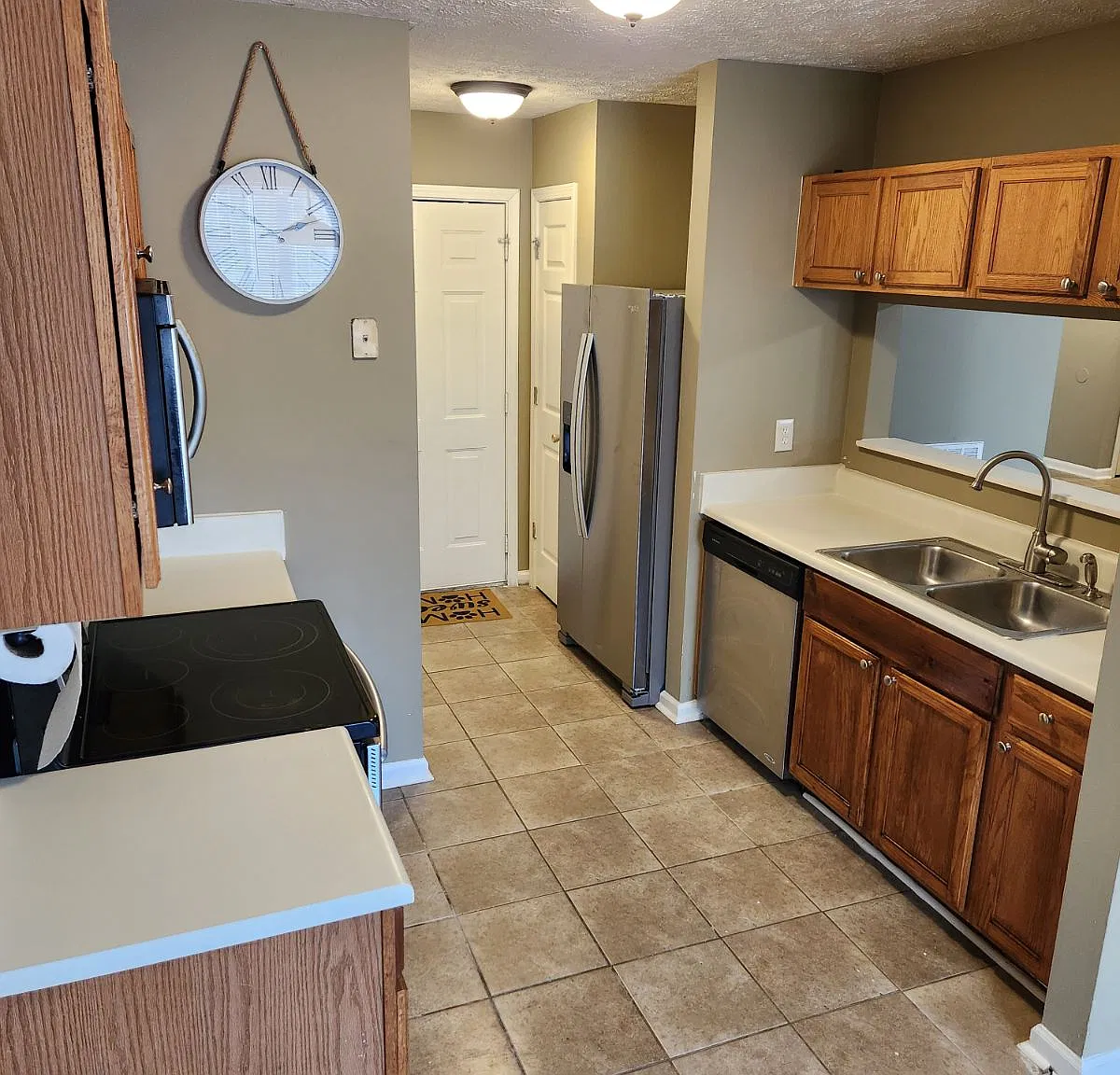 3 bed, 1459 sqft, $1,995 — Photo 3