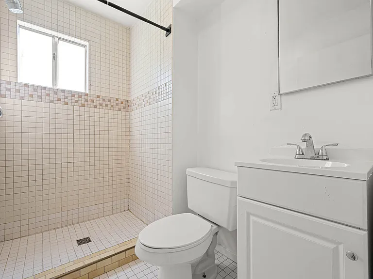 1204 W 24th St — Photo 7