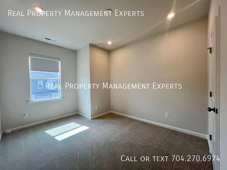 3115 Hutton Gardens Ln — Photo 12