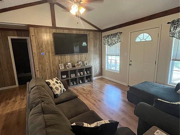 5th image of 209 Pecan Dr