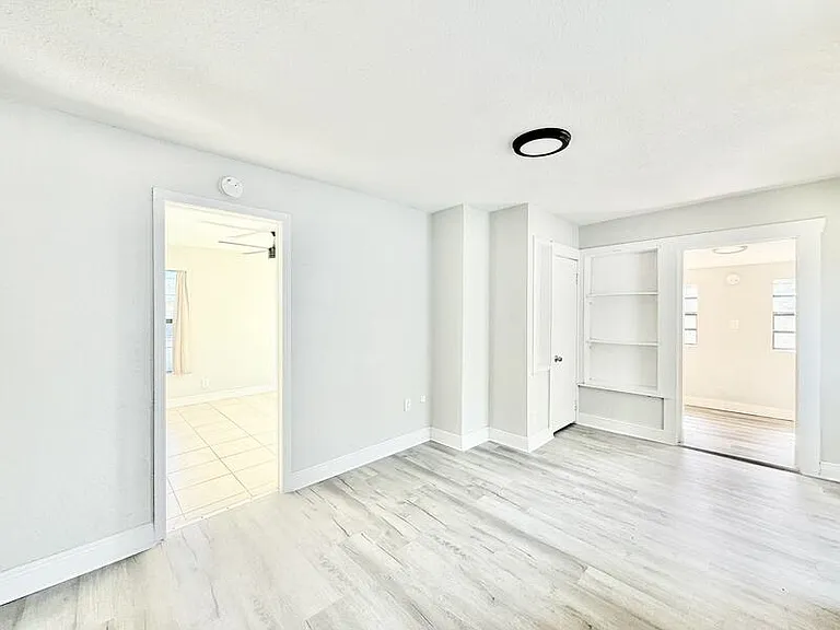2425 Auburn St S — Photo 18