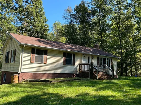 1008 Carefree Ln, Boyce, VA 22620