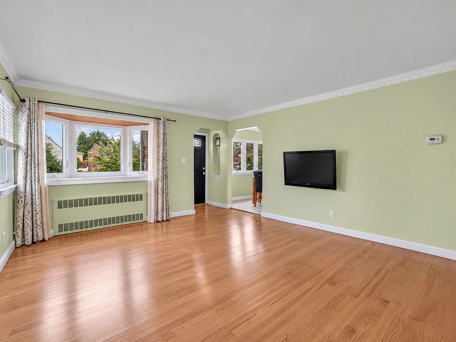 4 bed, 1338 sqft, $4,500 — Photo 4