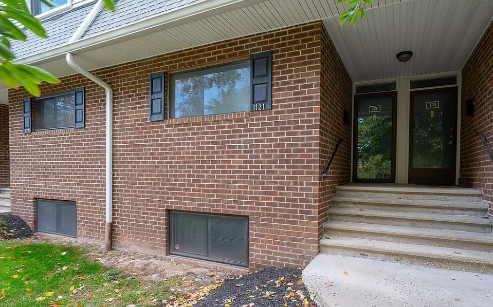 3 bed, 2.5 bath, 1228 sqft, $2,750 — Photo 4