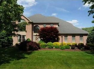 2009 Broad Hill Farms Rd, Coraopolis, PA 15108