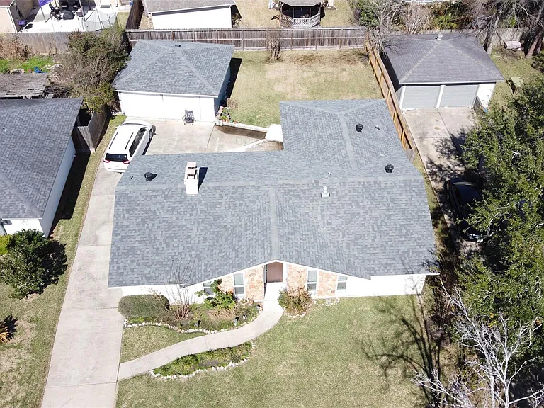 13810 Overbrook Ln — Photo 3