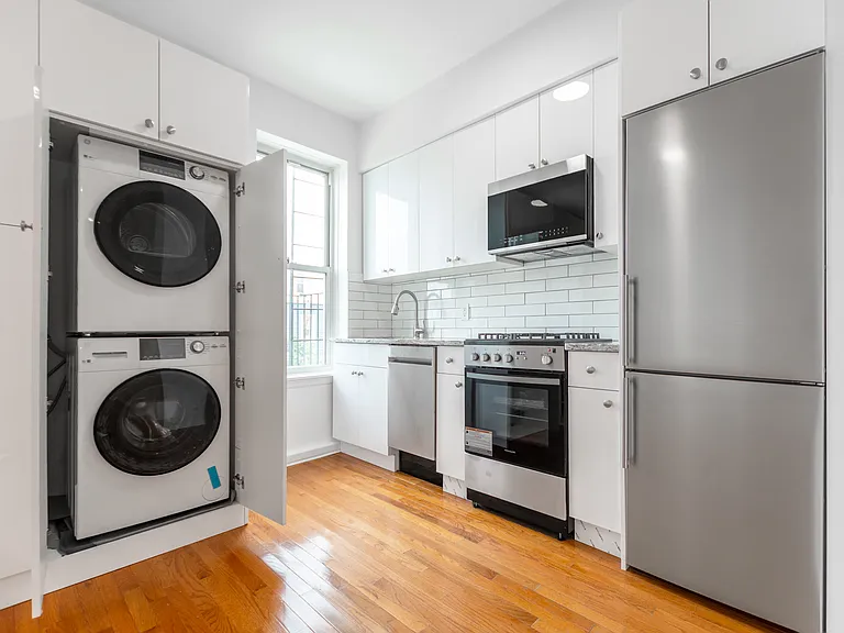 193A 29th St #3 — Photo 2