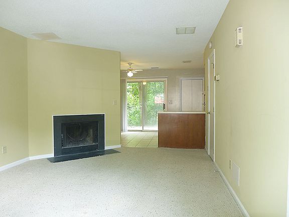 2nd image of 138 Marlowe Ct