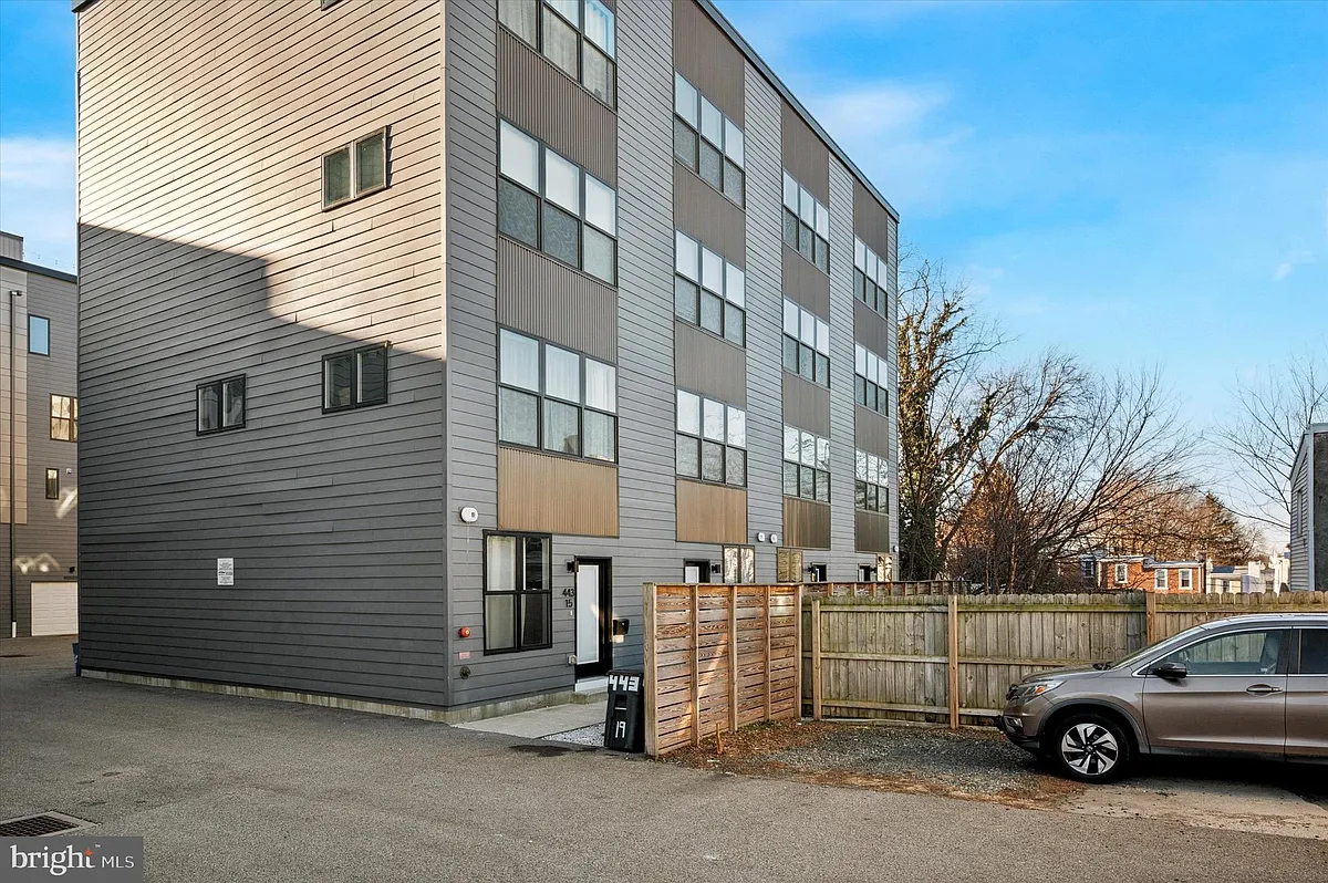 Building Photo - 443 Shurs Ln #18