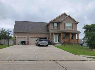 12072 Elmwood Dr, Bennington, NE 68007