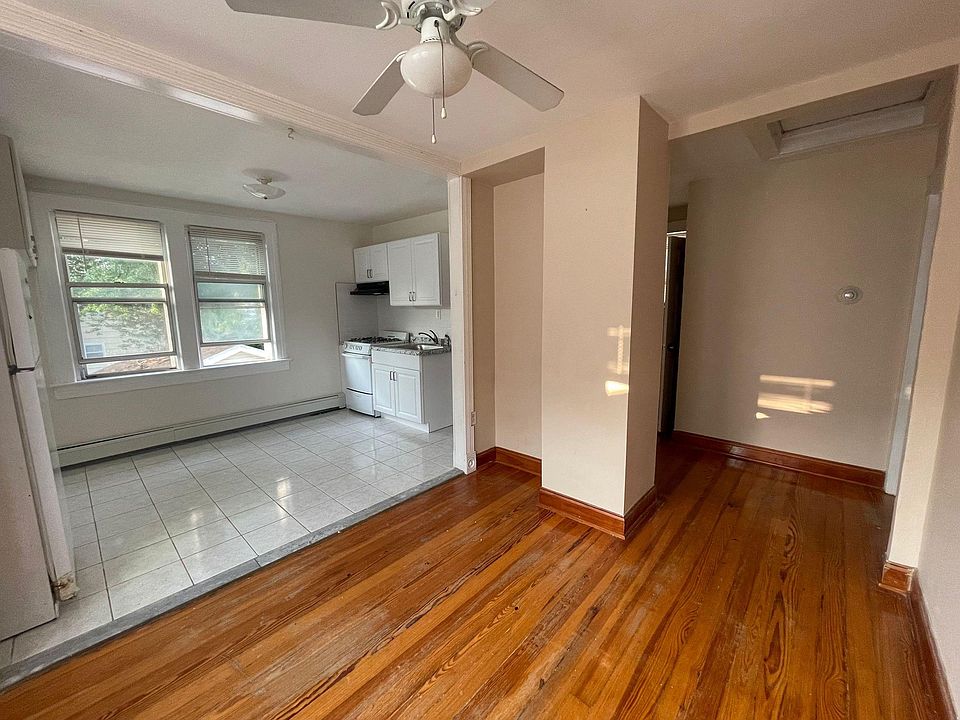 1st image of 20 Civic Pl #1