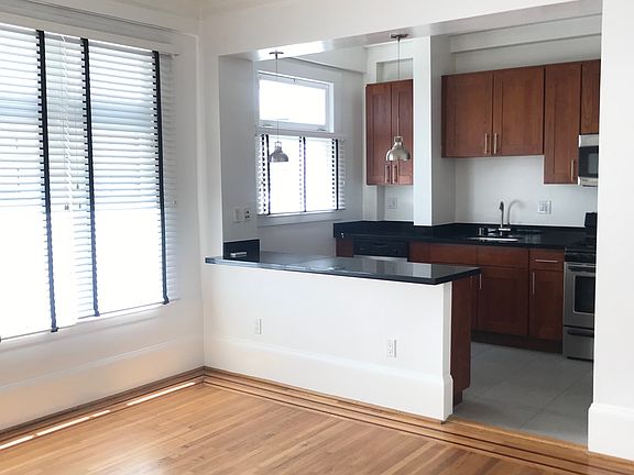 2nd image of 512 Van Ness Ave #1B-1Ba