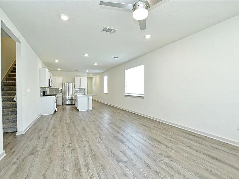 204 Merrick Rd — Photo 14