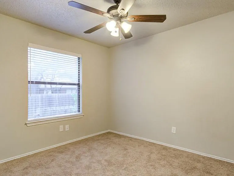 Freelan Dr — Photo 7