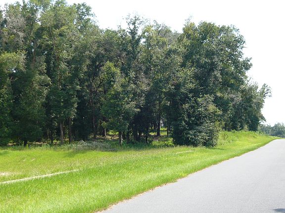 4th image of Woods Landing Dr