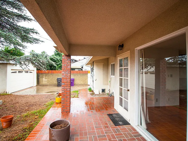 2702 Ladoga Ave — Photo 12