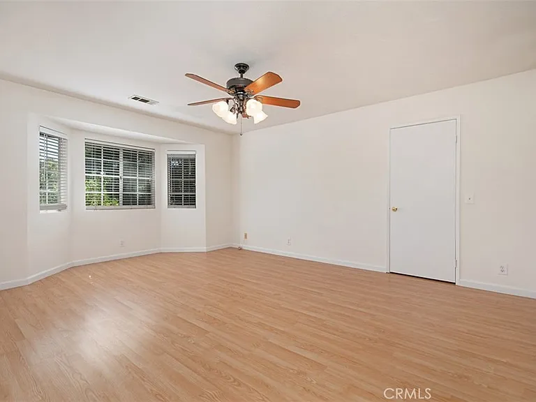 24392 Kingston Ct — Photo 21