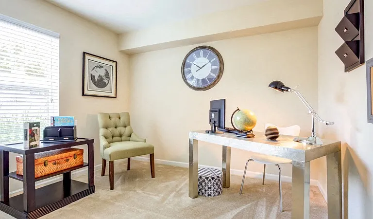 The Bristol Apartments — Photo 9
