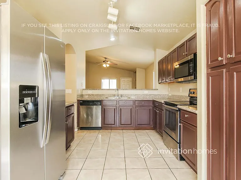 2046 N 90th Ln — Photo 7