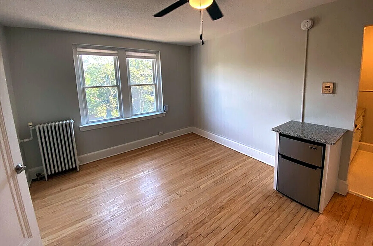 Studio, 450 sqft, $1,495 — Photo 3
